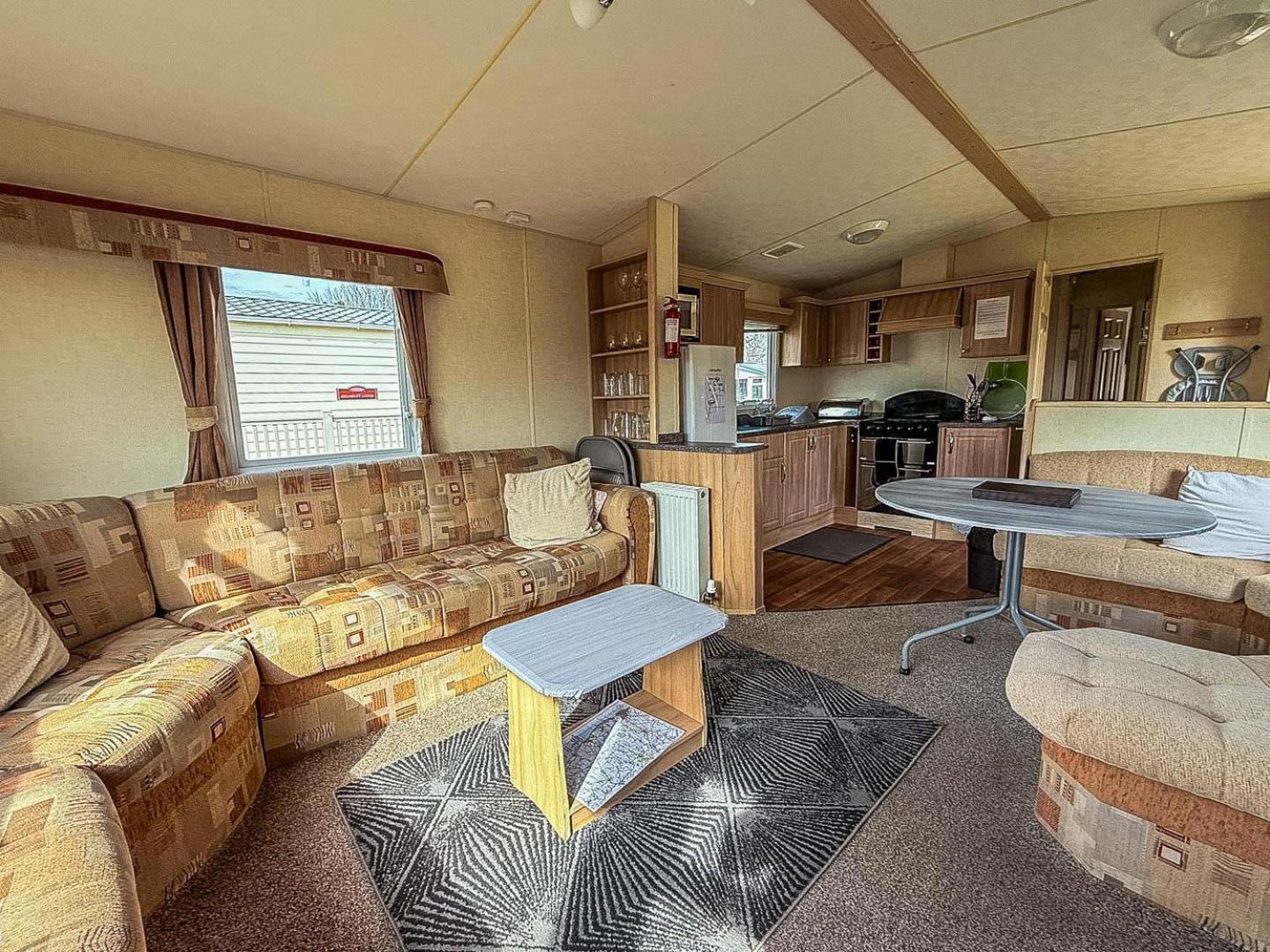 Spacious 8 Berth Caravan At Southview Holiday Park Near Skegness Ref 33018Ml Exterior photo